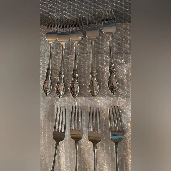 Oneida Wordsworth Rose Stainless Flatware USA Silverware Forks, Knives 26 Pcs - Picture 14 of 16